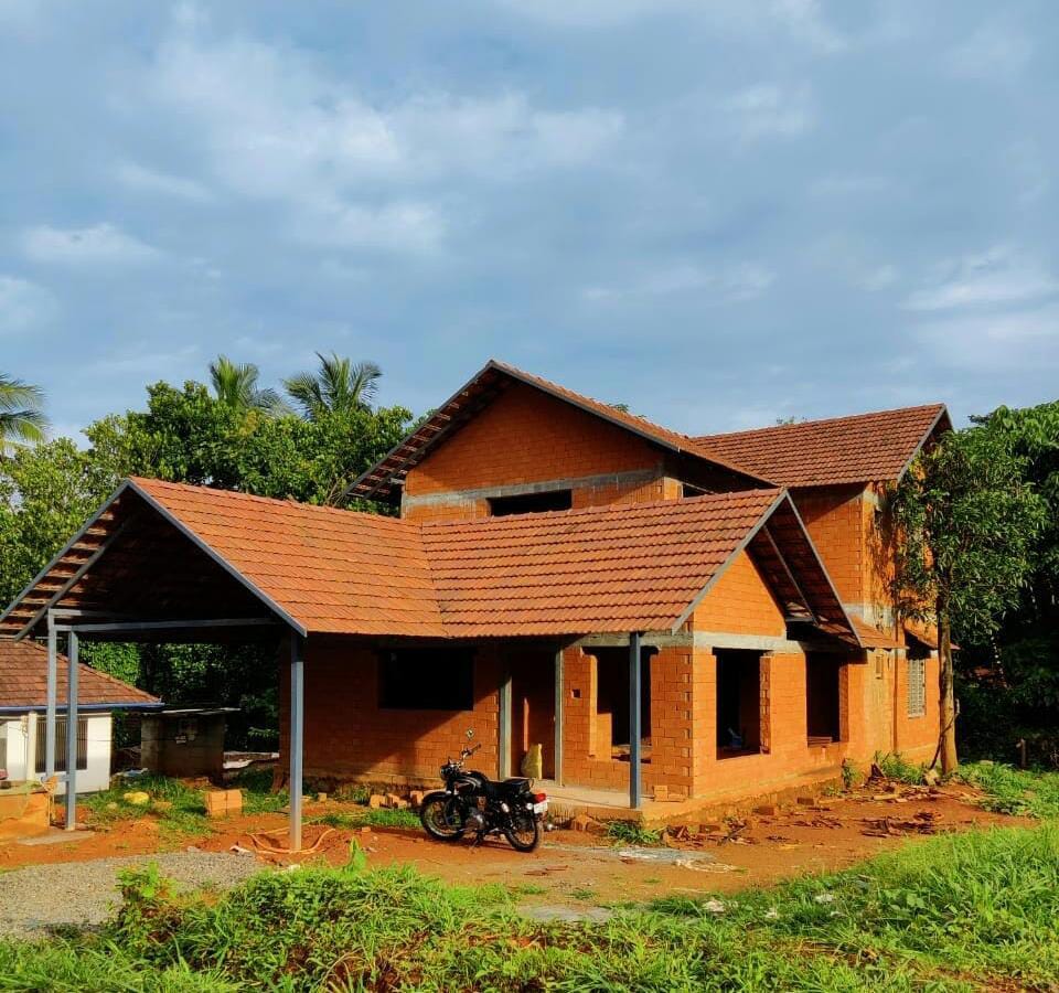 സിമെന്റോ മണലോ വേണ്ട ...ഇന്റർലോക്ക് ബ്രിക്കുകൾ കൊണ്ട് കിടിലൻ വീട് !
