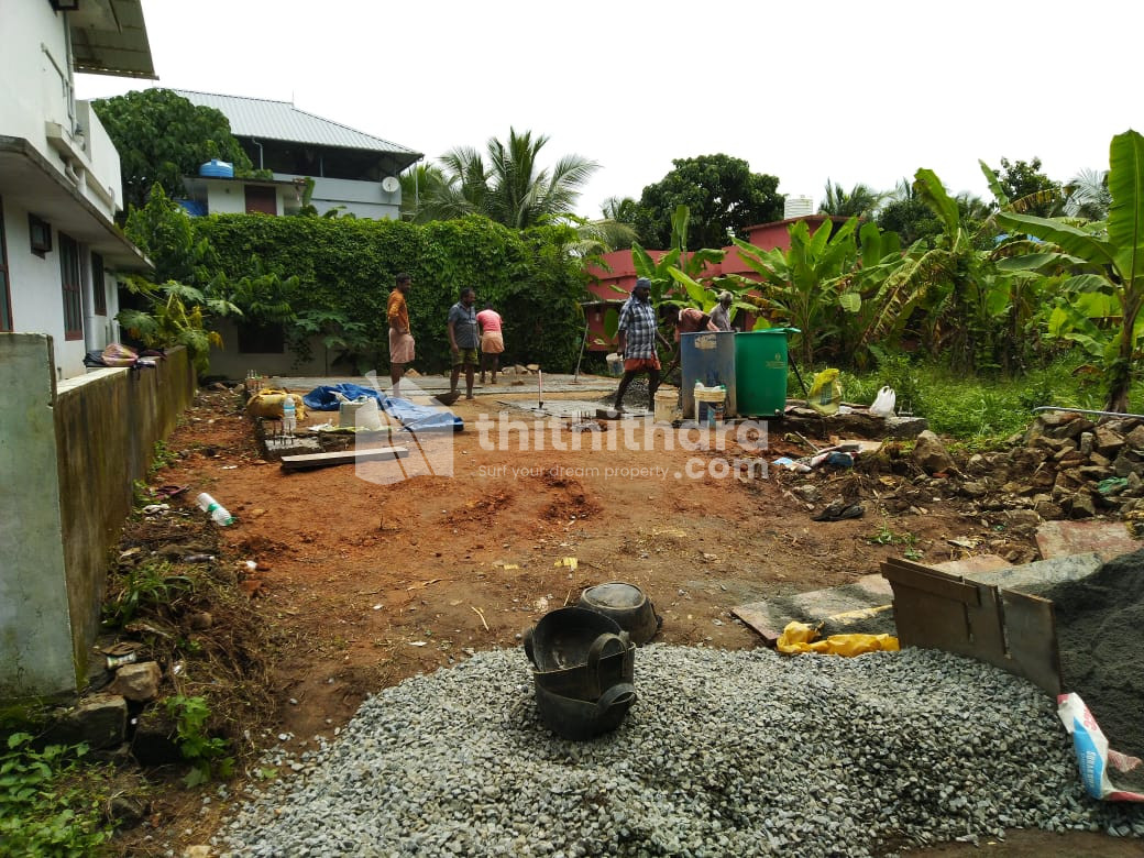 3.900 cents near kolazhy, thrissur 