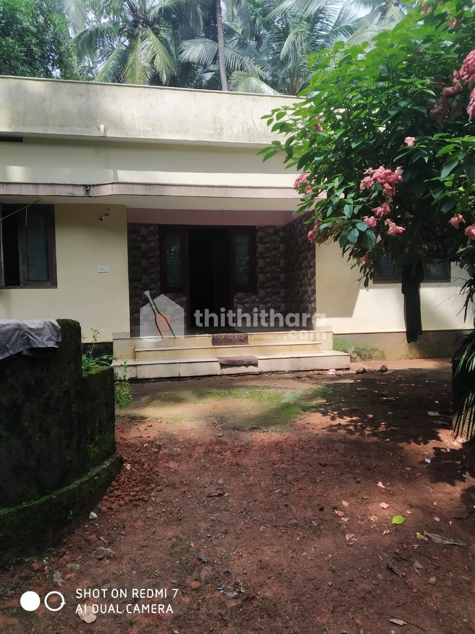  House with  Residentail land for sale at pookkad