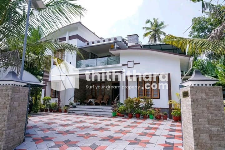 4BHK House available for Sale inThiruvalla, Pathanamthitta