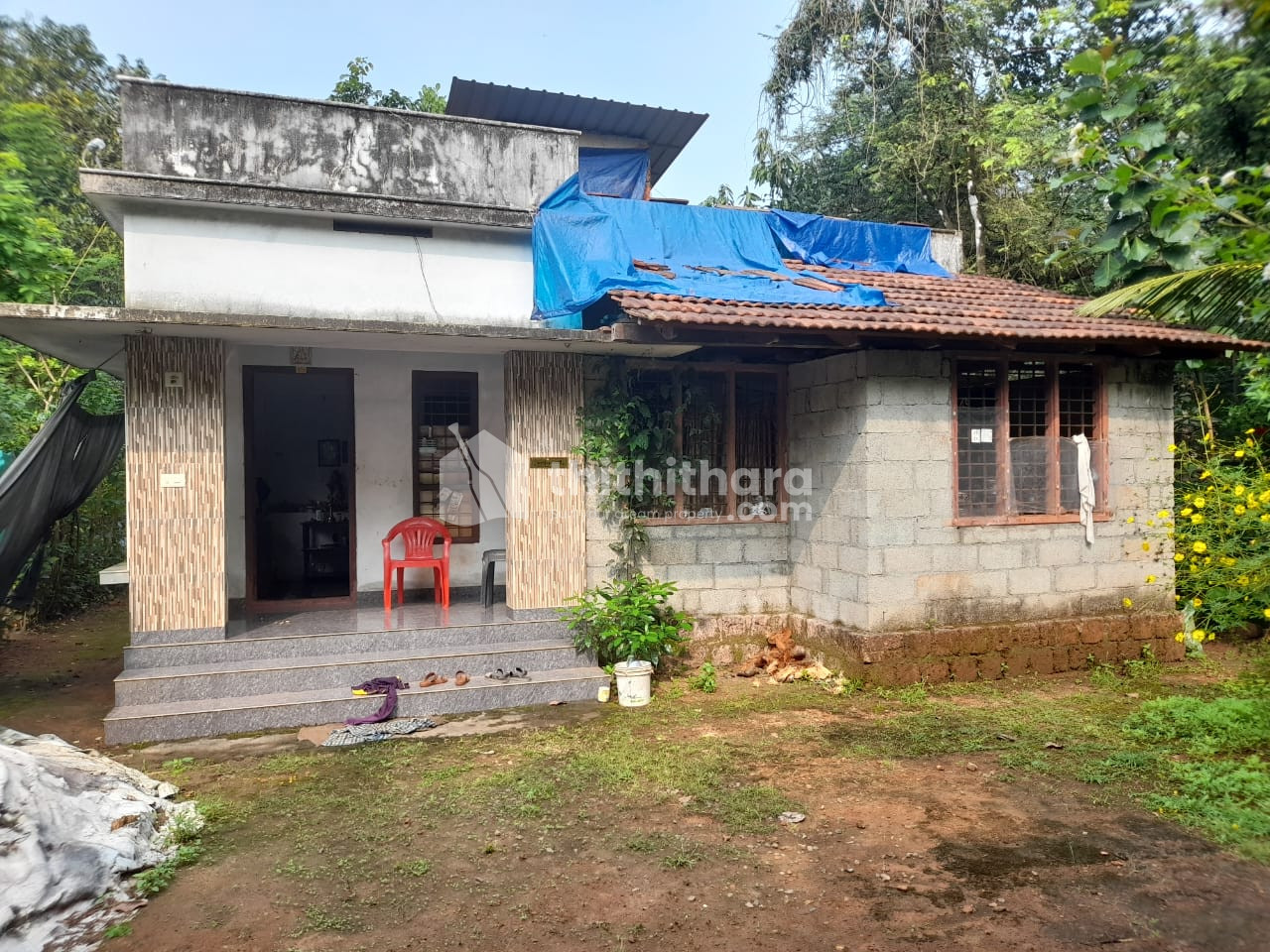 കാലിക്കറ്റ് യൂണിവേഴ്സിറ്റിക്കടുത്ത് വീടും സ്ഥലവും വിൽപ്പനക്ക് 