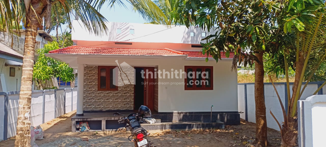 2 BHK HOUSE FOR SALE AT MANNALAMKUNNU ,THRISSUR