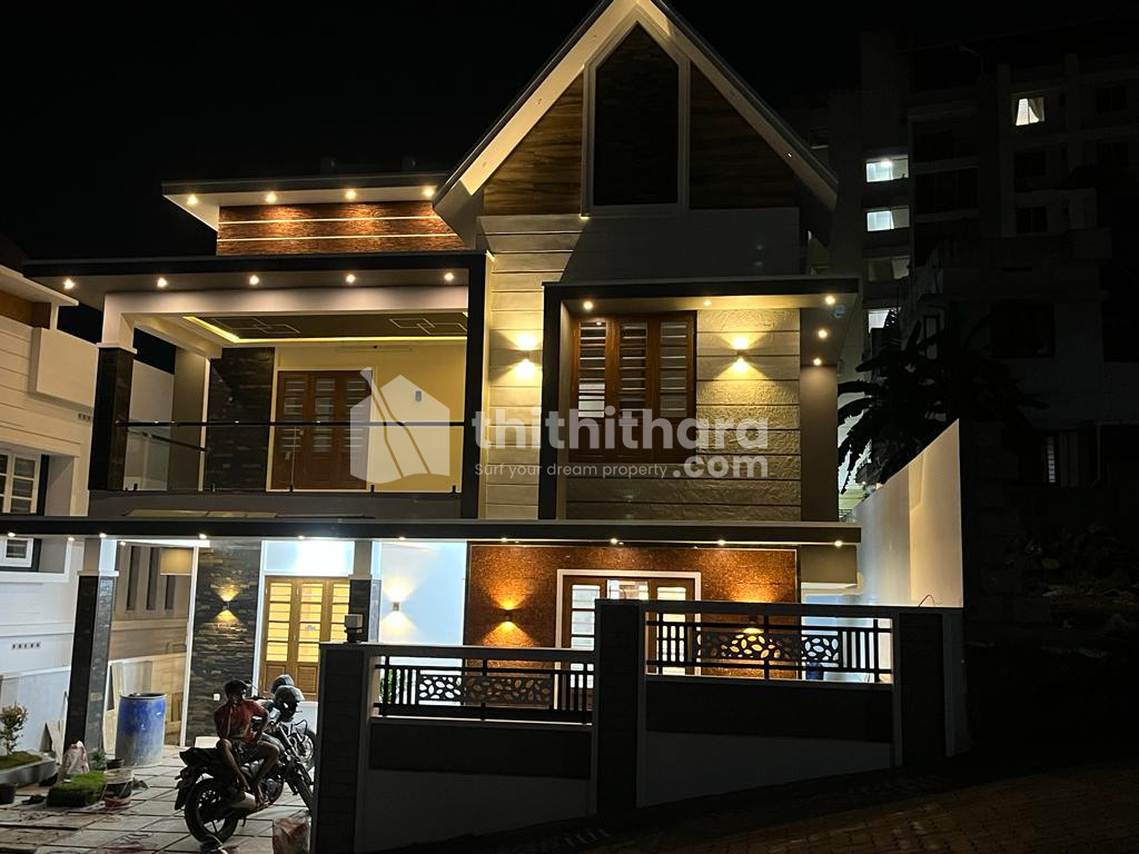 5 BHK House for sale at Edappally, Ernakulam
