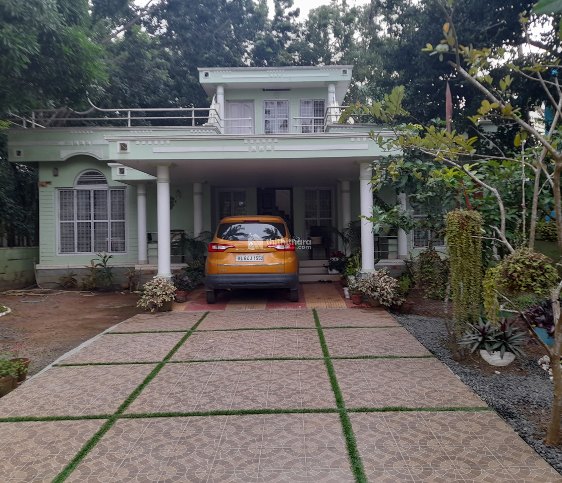 House for sale in Potta, Chalakkudi