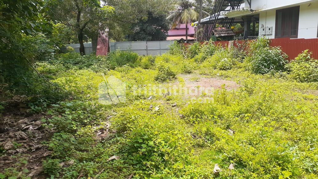 Land for sale in mission quarters