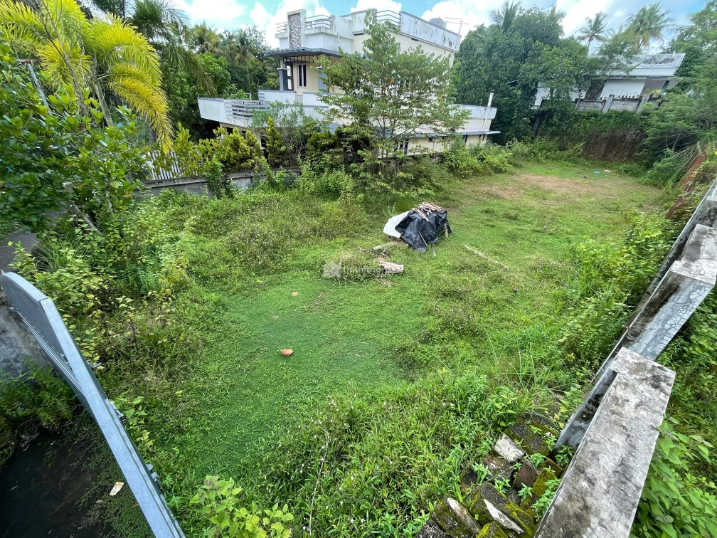 Residential land for sale at North Paravoor , Ernakulam