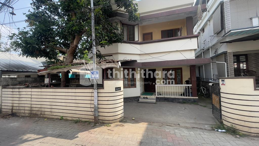House for sale in Kuthapady road, Thammanam
