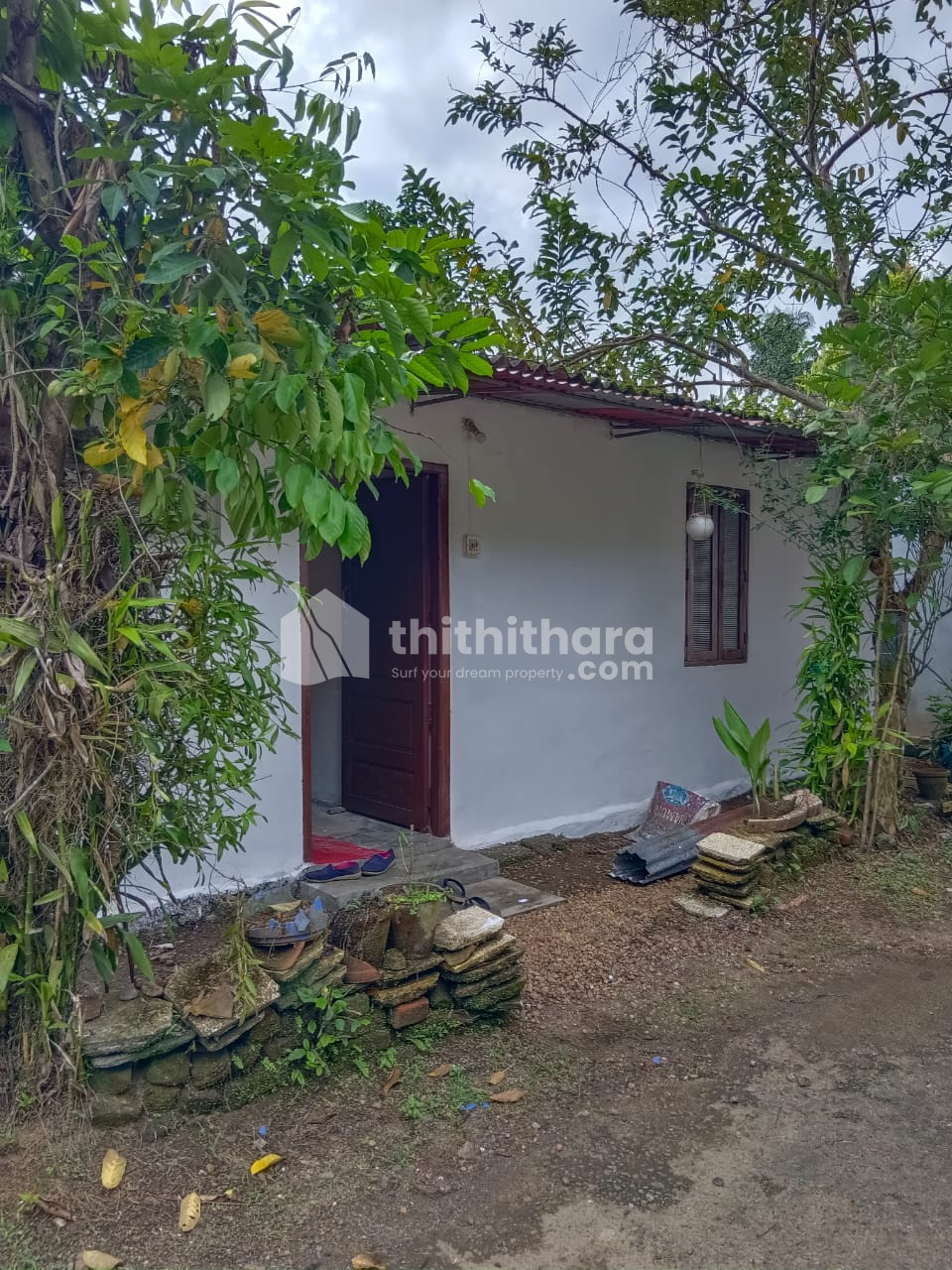 Kozhencherry manarakulanji road side  . Kozhencherry to property maximum 2.5 km
