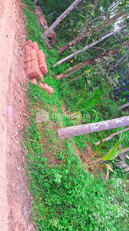 Land for sale At Eravannur Calicut
