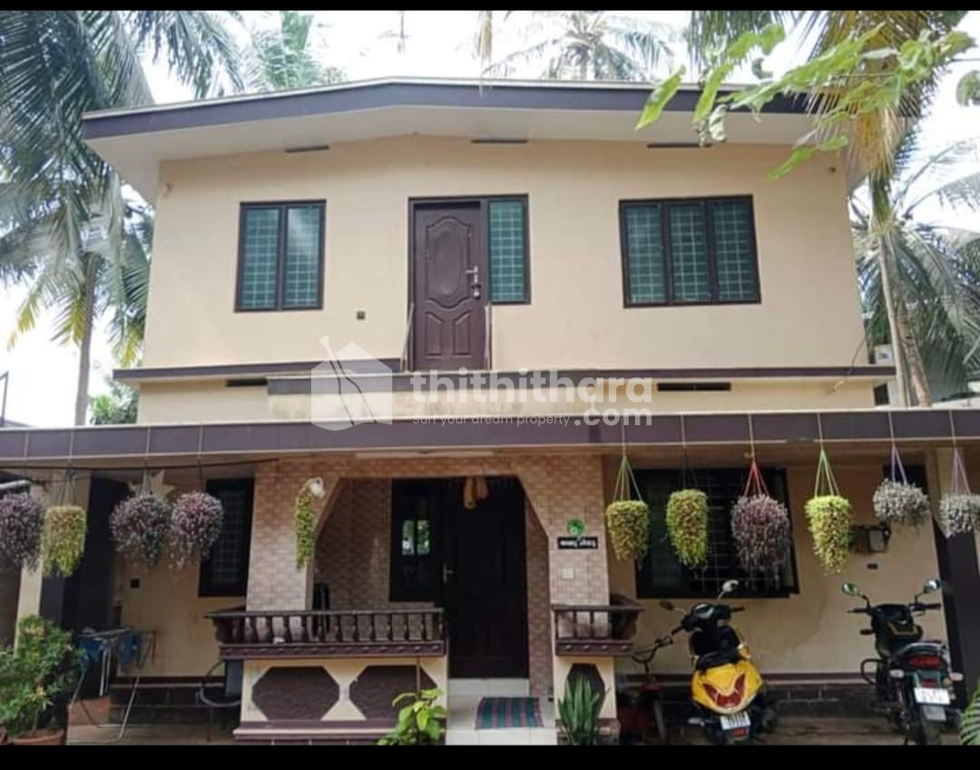8.5 CENTS OF LAND AND 6 BEDROOM HOUSE FOR SALE, CIVIL STATION , KOZHIKODE