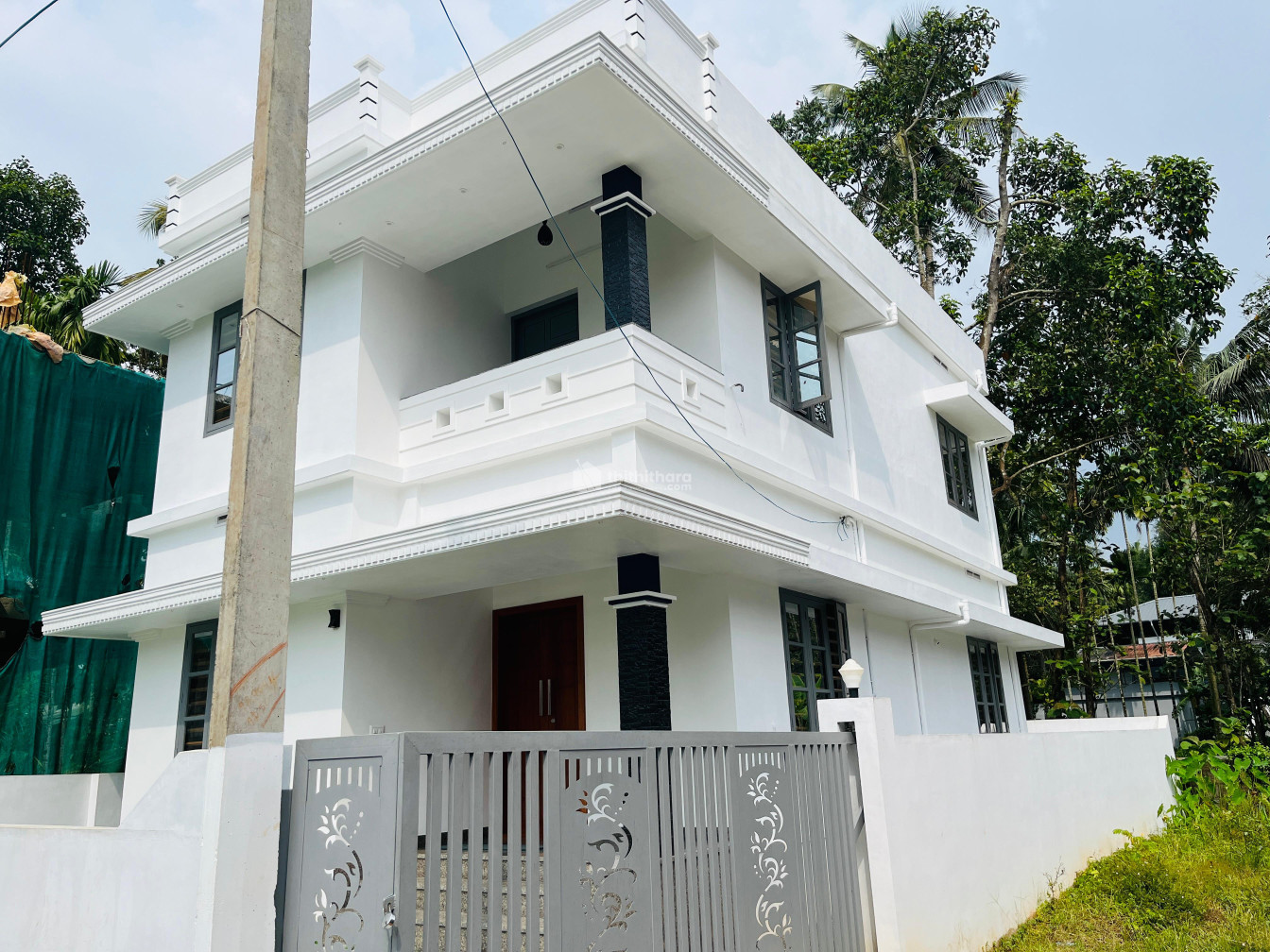 3BHK NEWLY CONSTRUCTED HOUSE, 1.8kms from Vytila