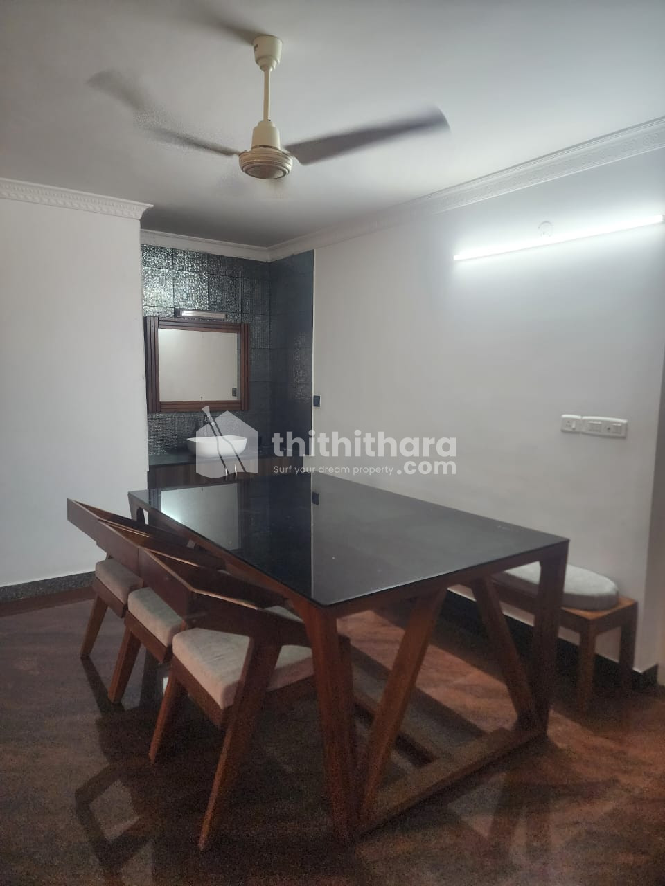 Old House For sale in kuriachira for sale