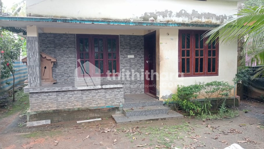 HOUSE FOR SALE AT PALAKKAD