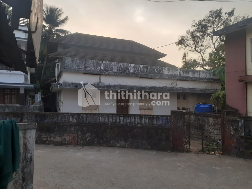 Residential property for sale in Shoranur