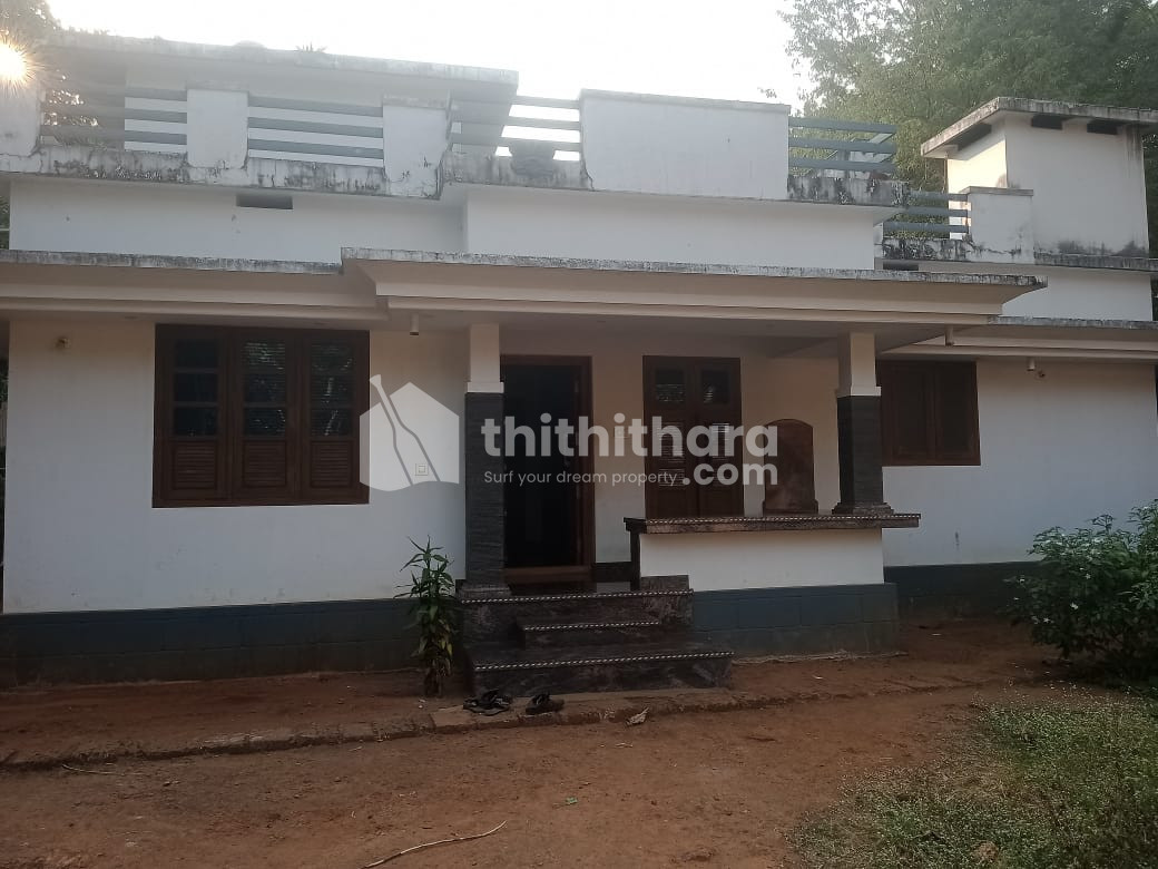 2 Bedroom House for sale in Vilayour, Pattambi