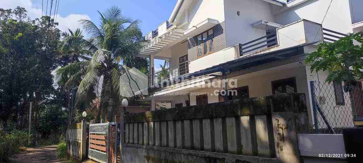 House for sale, 2 km from Kottayam town, Kumarakam road 