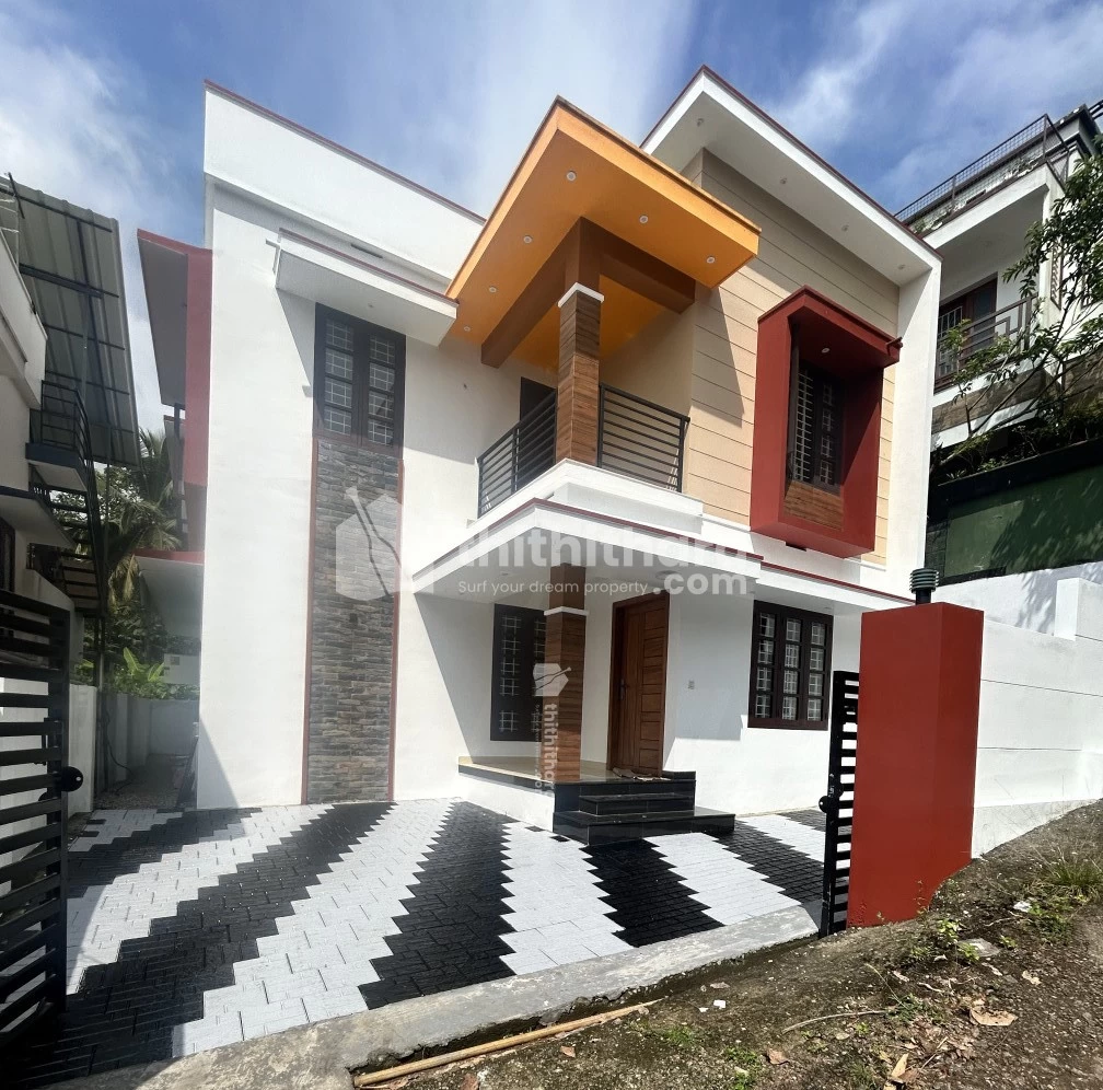 3 BHK 1400 sqft new house Near peyad Shanthi niketan school 