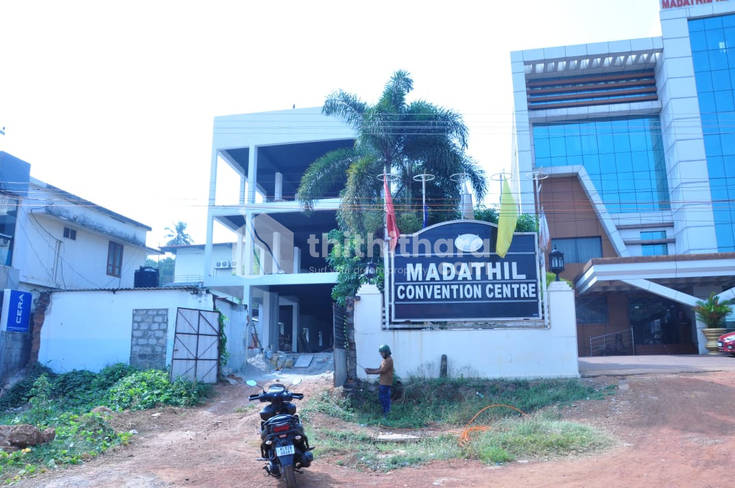 Commercial building situated in prime location in Kottiyam junction, National Highway NH47. Chathannoor