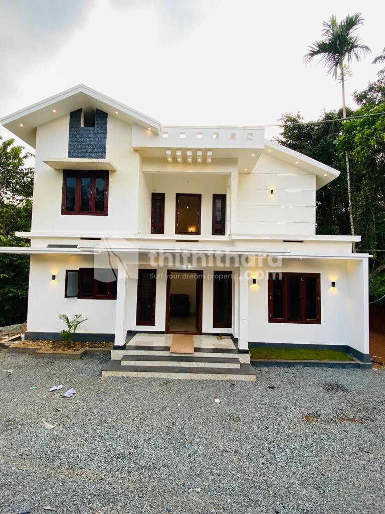4 BHK House for Sale in Padinjarathara, Wayanad
