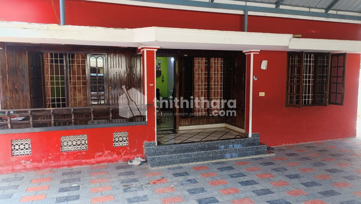 House for Sale in Edakochi, Ernakulam