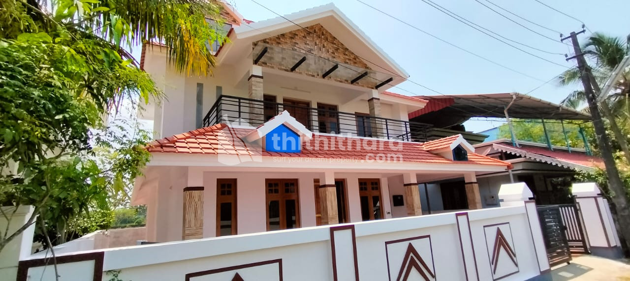 4 BHK House for sale in Chembukkav Thrissur