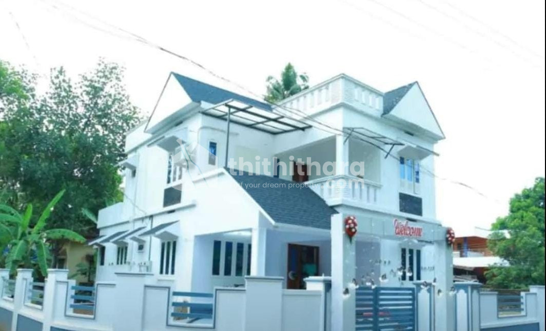 4 BHK house for sale at Ponganamkadu Thrissur