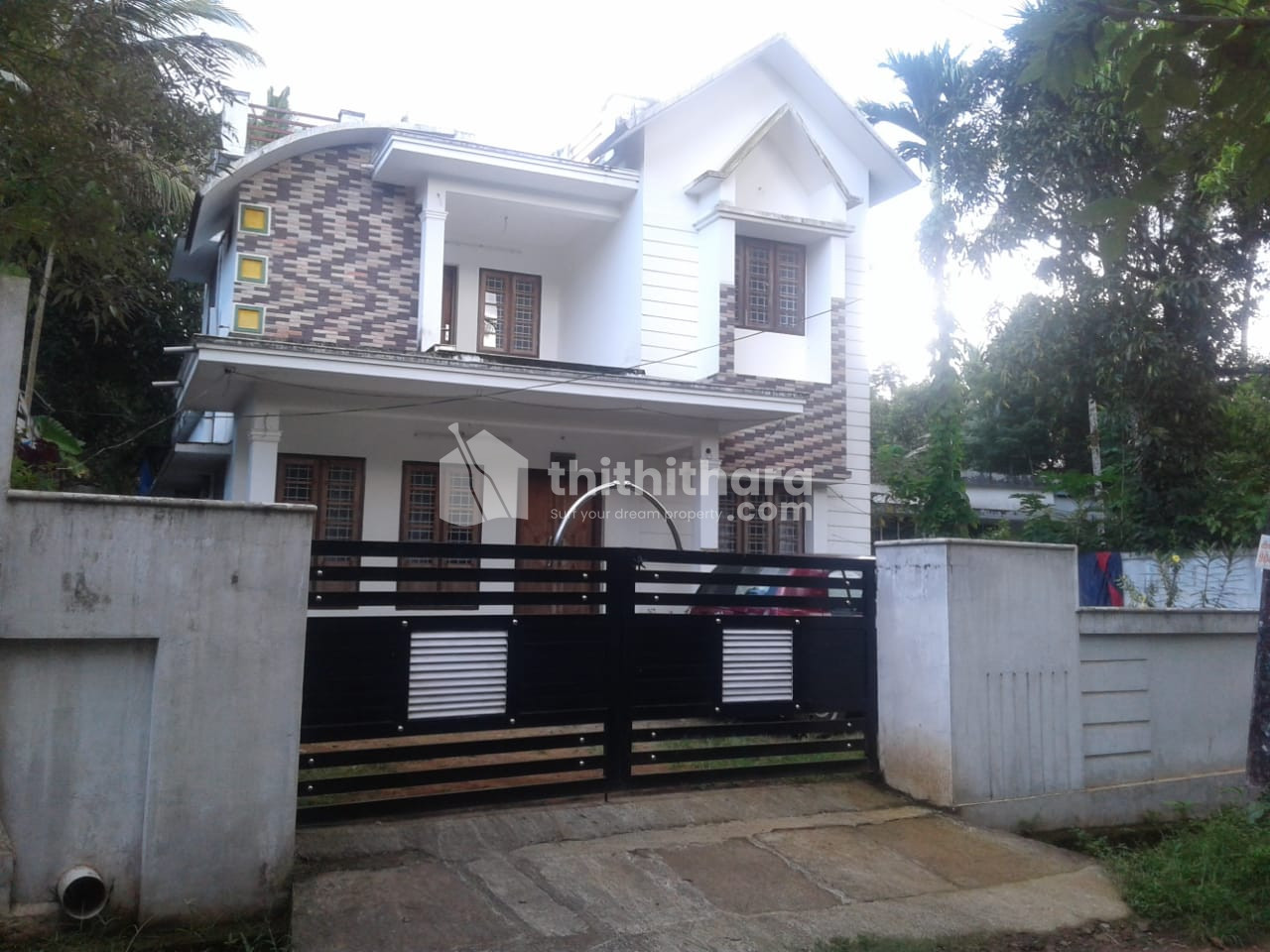 Residential house for sale at Mukundapuram Thrissur
