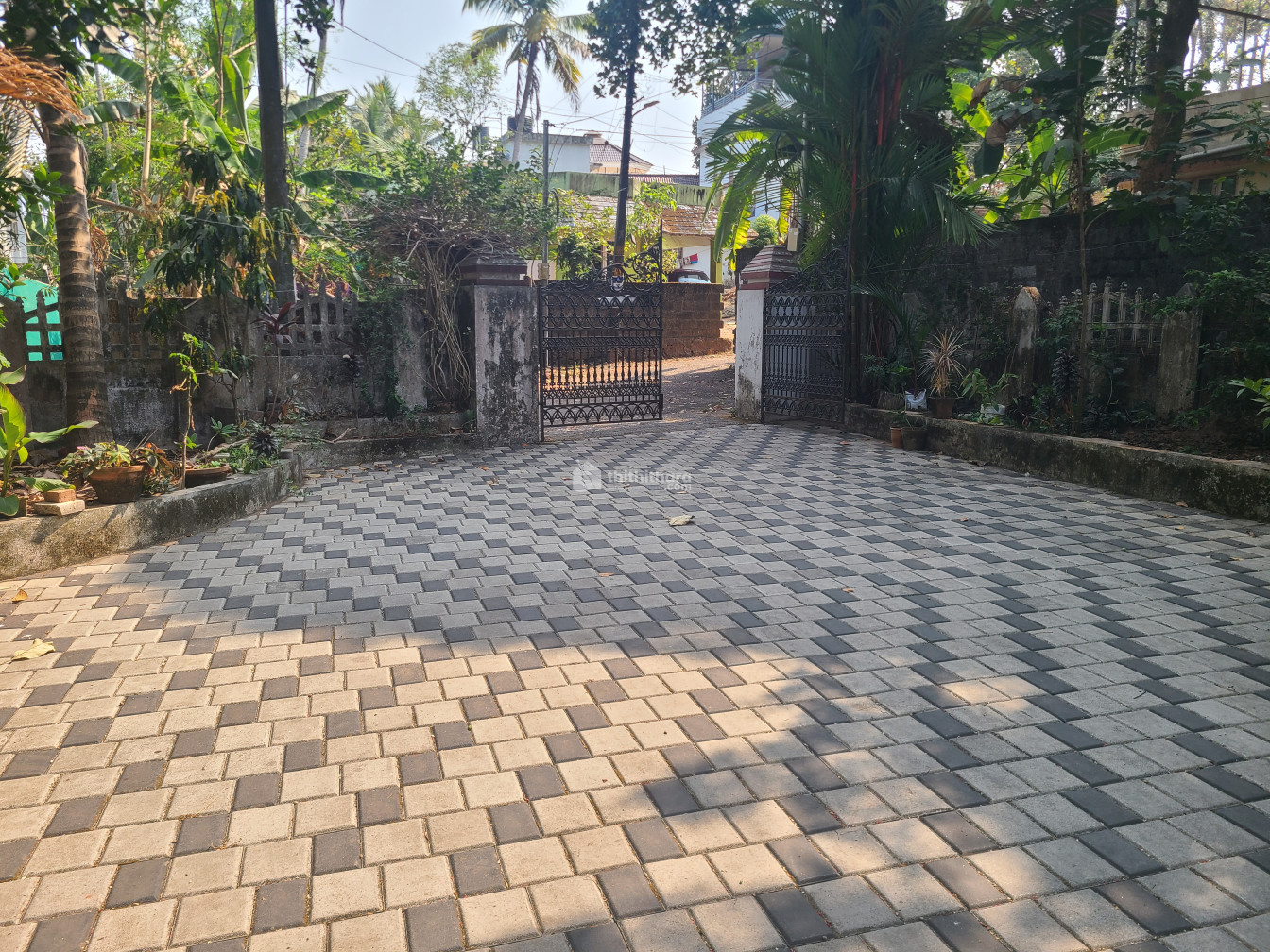 8.5 Cents and House for sale at Thrikkakara, Ernakulam