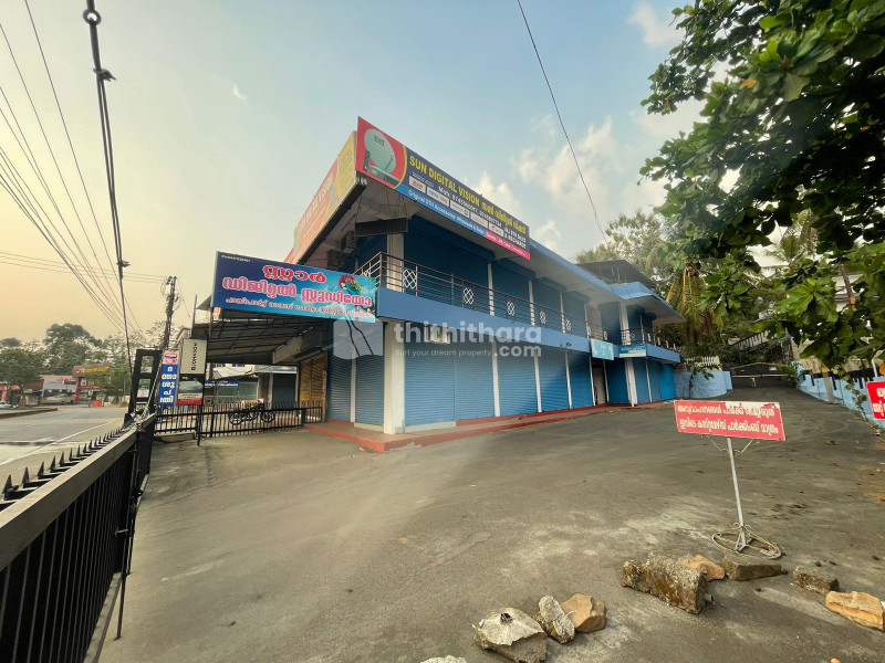 ഇടുക്കി മംഗാട്ടുകവല സെന്ട്രല് ഏരിയയില് സ്ഥിതി ചെയ്യുന്ന 200 മുതല് 450 sq ft വരെ വലുപ്പമുള്ള നാലു കടകൾ വാടകയ്ക്ക് ലഭ്യമാണ്.
