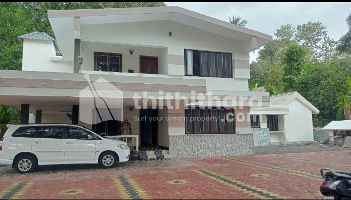House for Sale at Manarcadu, Kottayam
