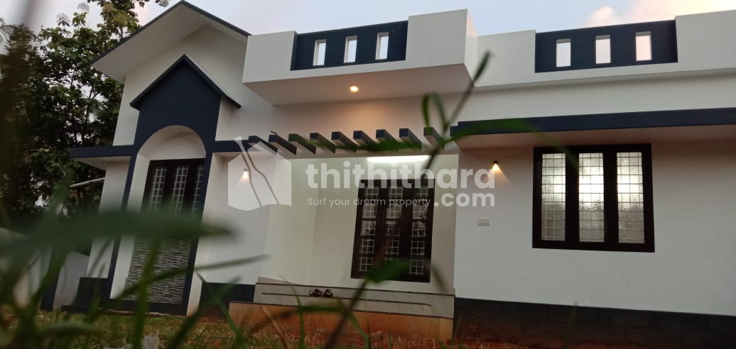 1200 sq.ft house with 9 cents land for sale in Mala, Mukundapuram