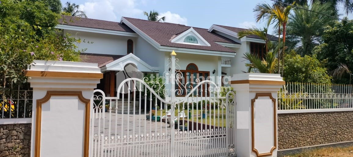 4 BHK Semi Furnished House for Sale in Kuttanellur, Thrissur
