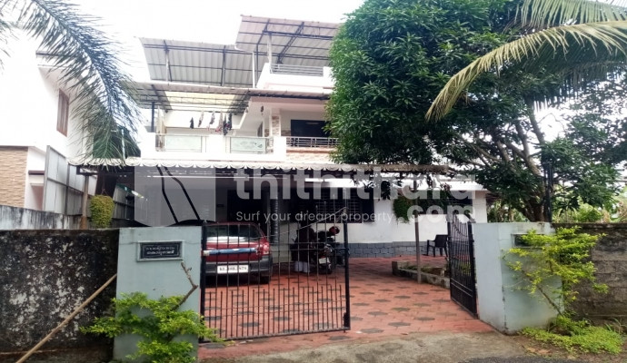 Residential house for sale at Mulamkunnathkavu Thrissur