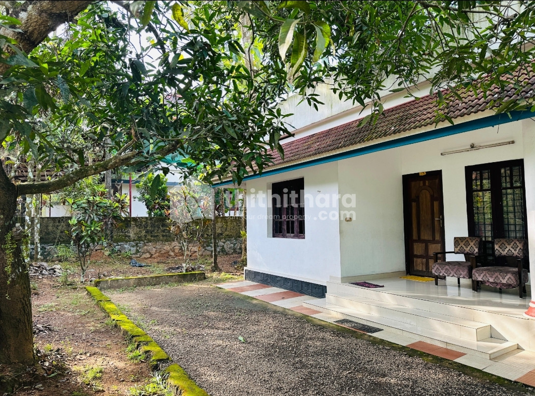 Residential house for sale at Aluva Ernakulam