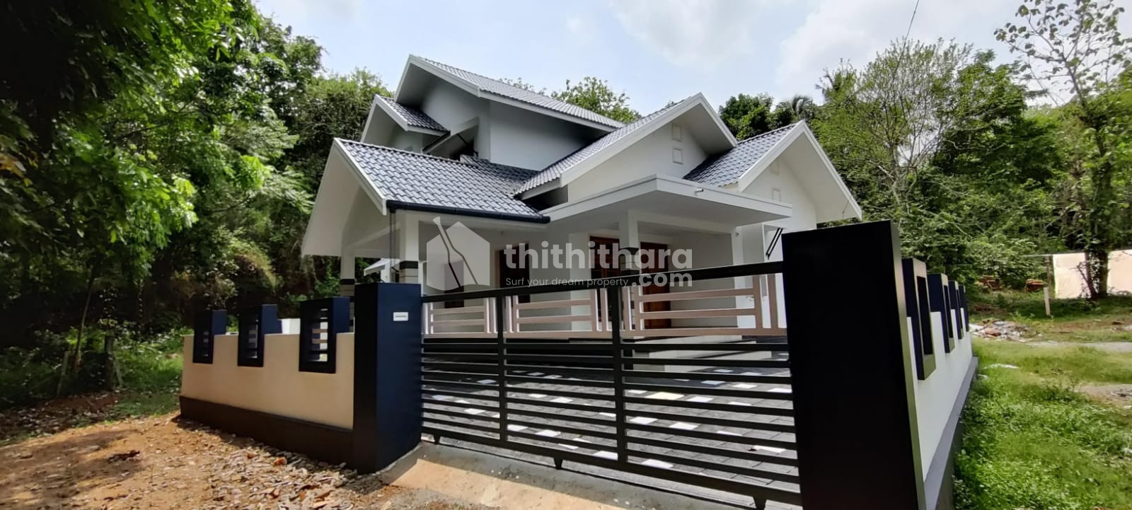 For Sale at Nilambur,10 സെന്റ് സ്ഥലവും പുതിയ വീടും 