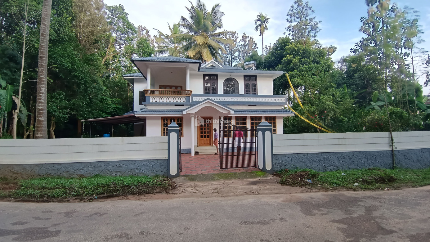 Simple designed 3 bhk house for sale in Poothadi,Wayanad.