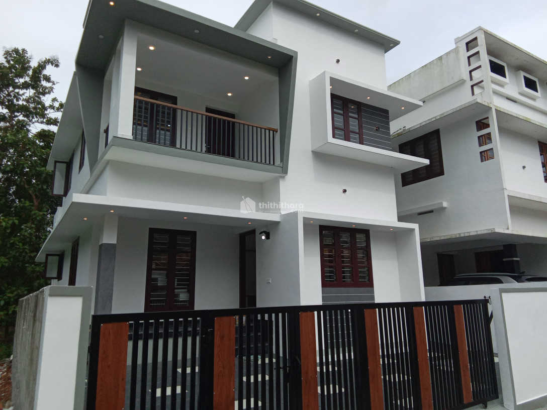 4 BHK house for sale at Thripunithura Ernakulam