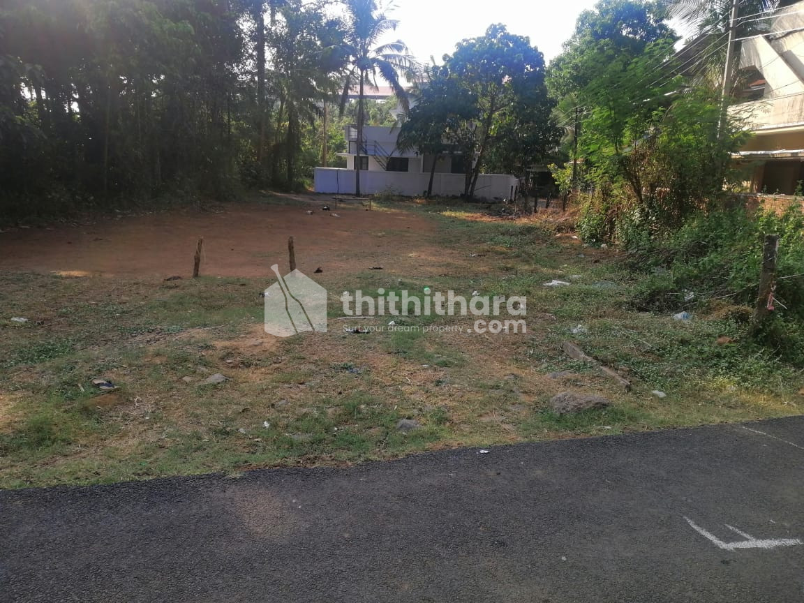 Residential land for sale in Peringav center,Thrissur