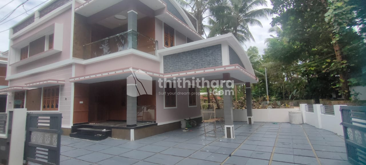 5 BHK of 2 Houses For sale in Muthuvara Center,Thrissur.