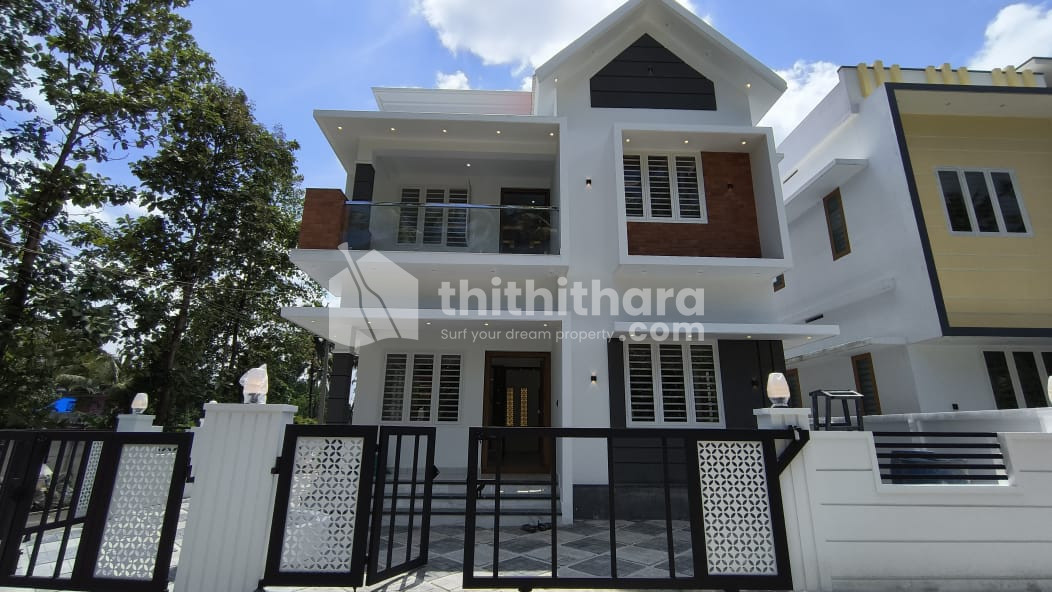 4 BHK villa for sale at Kozhukkully Thrissur