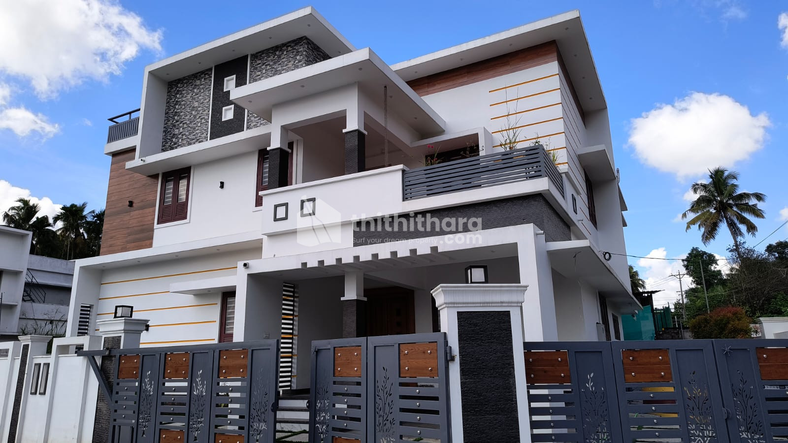 Luxury 4 BHK villa for sale at Kuttanellur Thrissur 