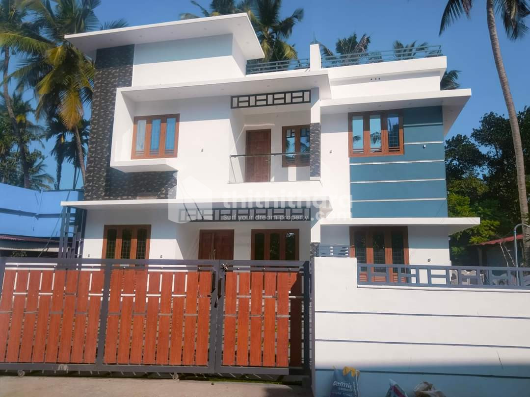 4 BHK house for sale at Kuriachira Thrissur