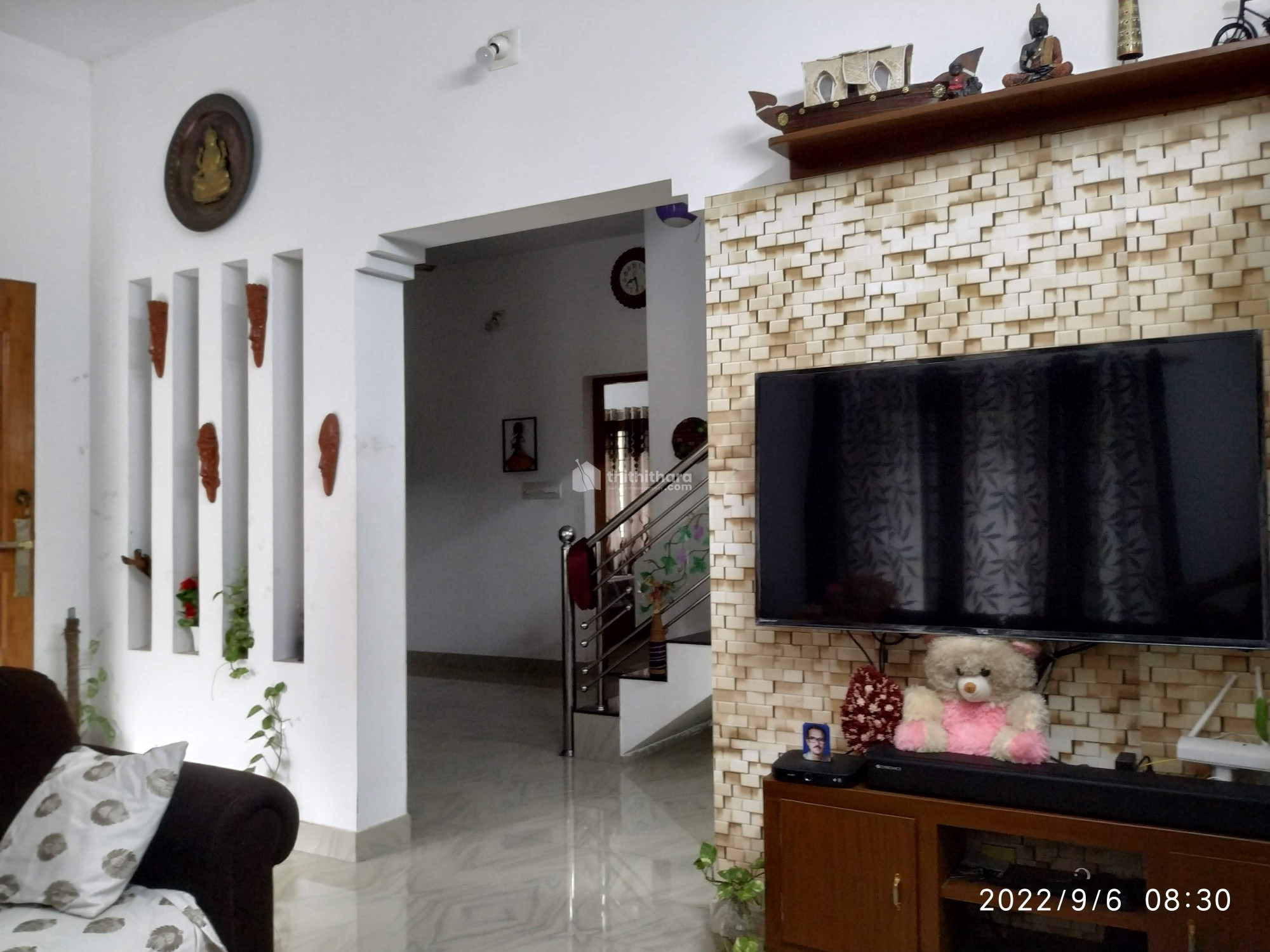 3.5 year's old good home for sale at Pallikkara.Ernakulam
