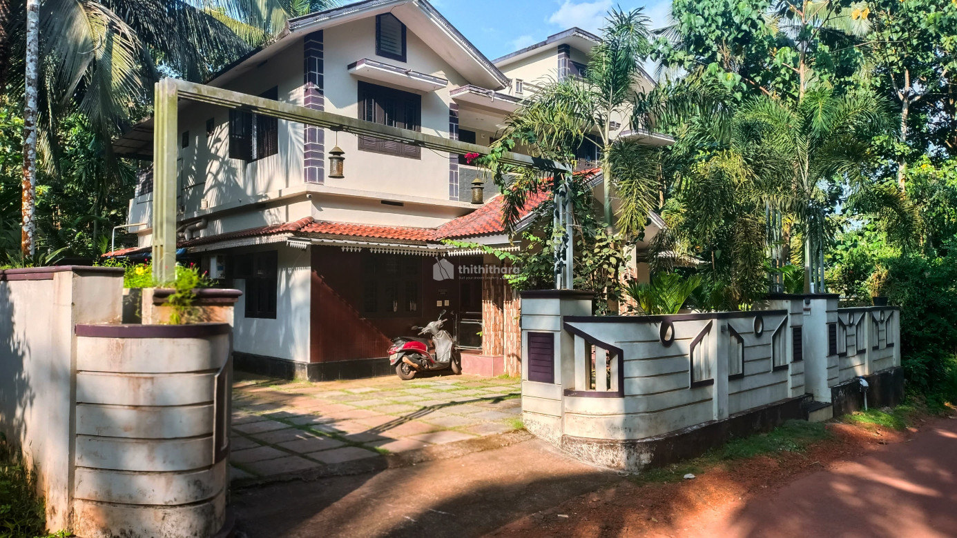 5 BHK House for sale at Mannarkad Palakkad