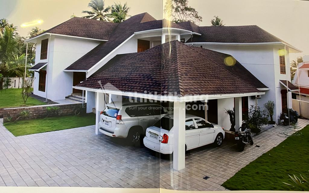   5 BHK Luxury Spacious House for sale in Aluva Ernakulam