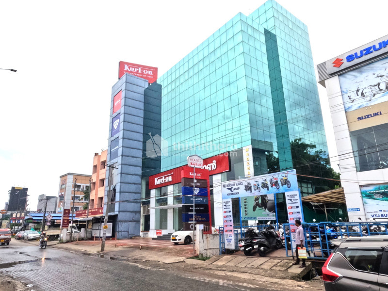 Commercial building in Kundannur Ernakulam
