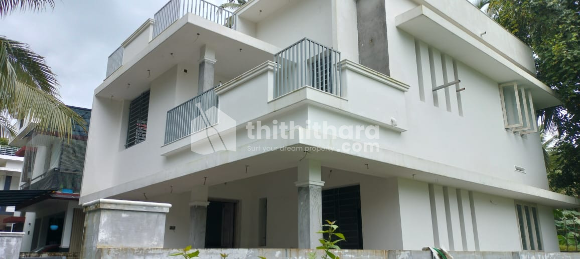 4 BHK House for sale in Kuttoor Thrissur