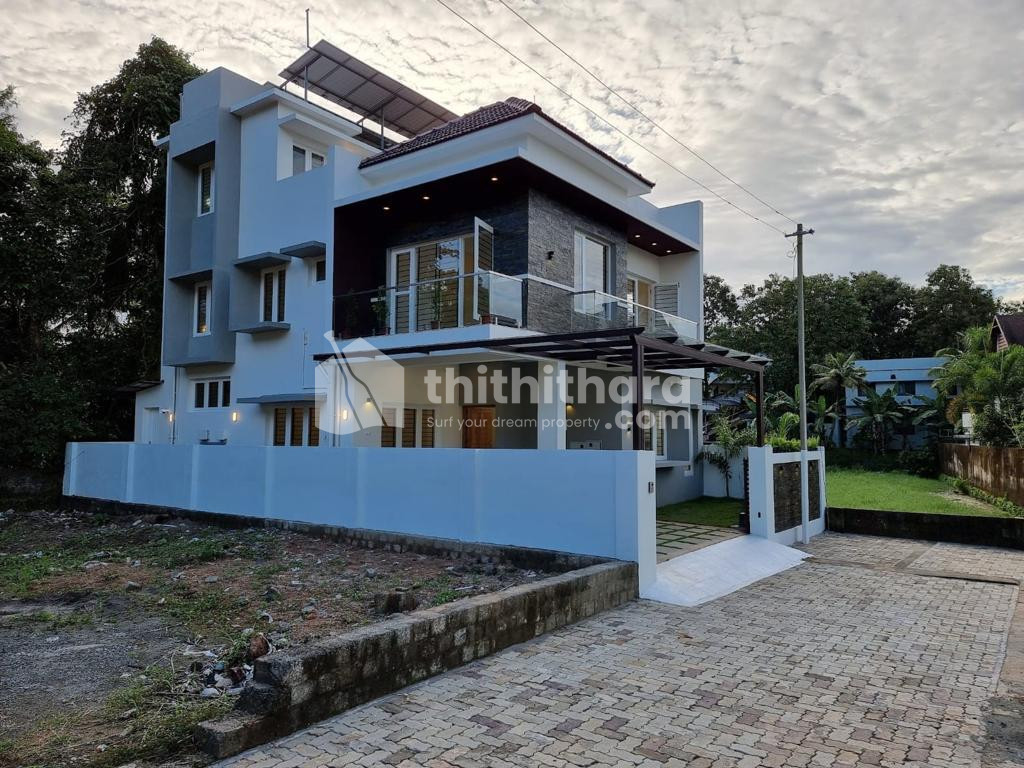 5 BHK Independent House available for Sale in Thrikkakara, Ernakulam