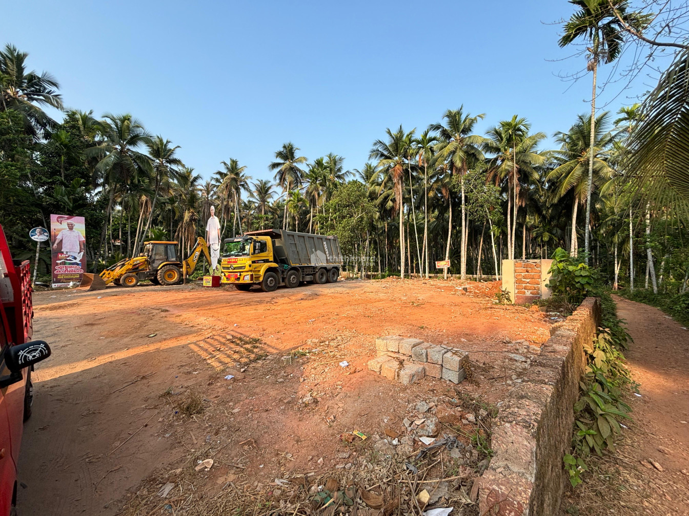 Commercial Plots available for Sale in Ulliyery town, Balusseri, Kozhikode