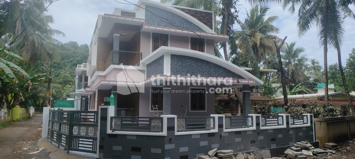 5 BHK Houses For sale in Muthuvara Center Thrissur